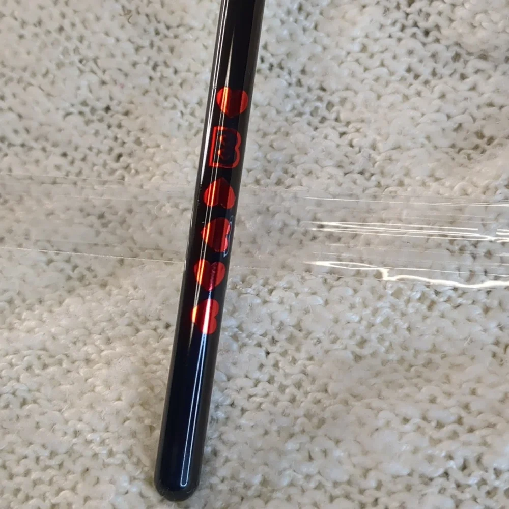 Betty Boop™ X ipsy Eyeshadow Brush, One (1) piece eyeshadow brush